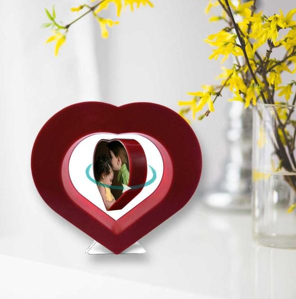 Magnetic Floating Heart-Shaped PVC Photo Frame